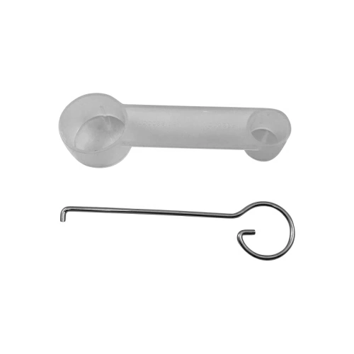 Мерный стакан, мерная ложка и крючок для выпекания